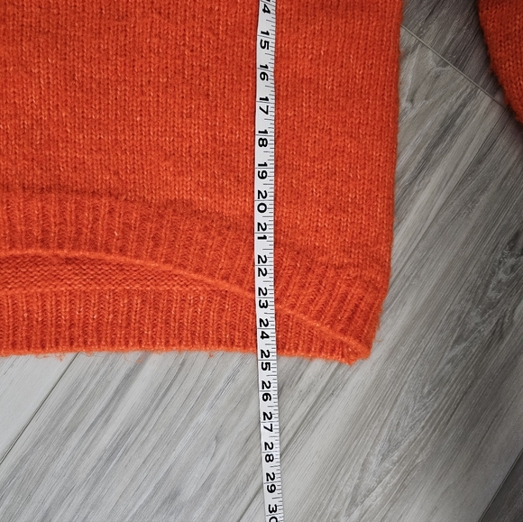 Cozy Orange Crewneck Women's Sweater Sz XS - Picture 5 of 7